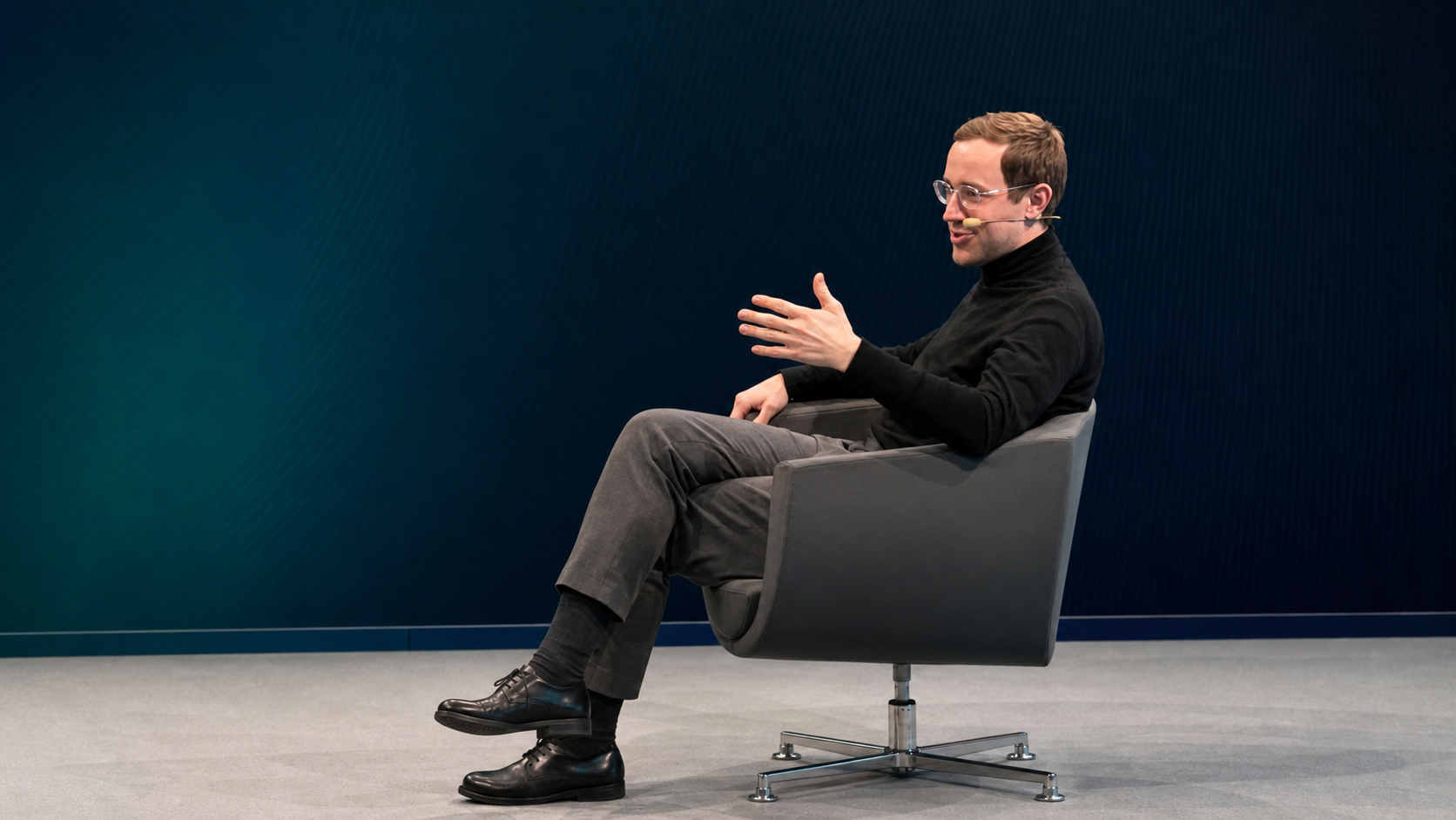 Johannes Eschrich speaking during a conference panel