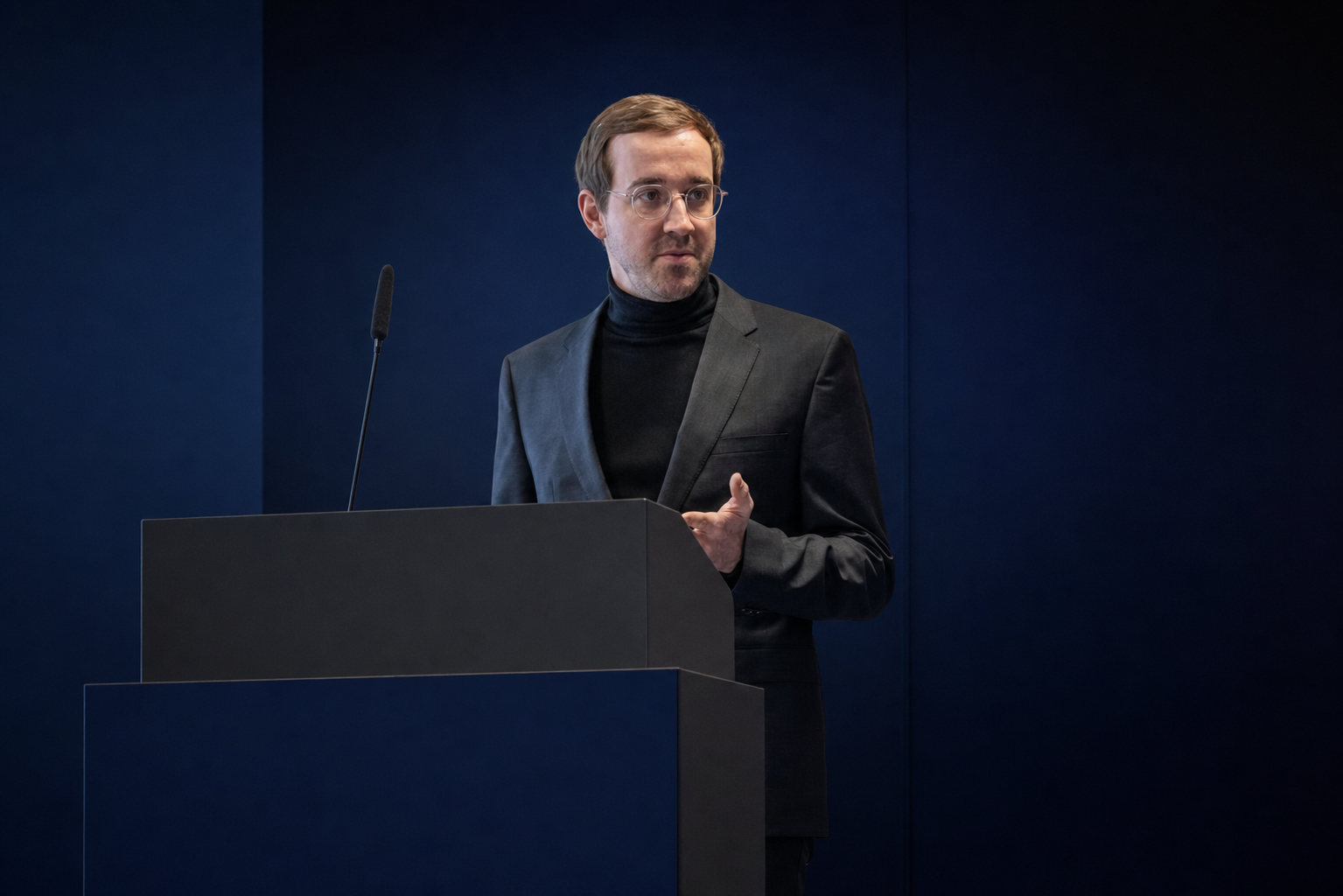 Johannes Eschrich speaking at the Interactive Forum on liver tumours